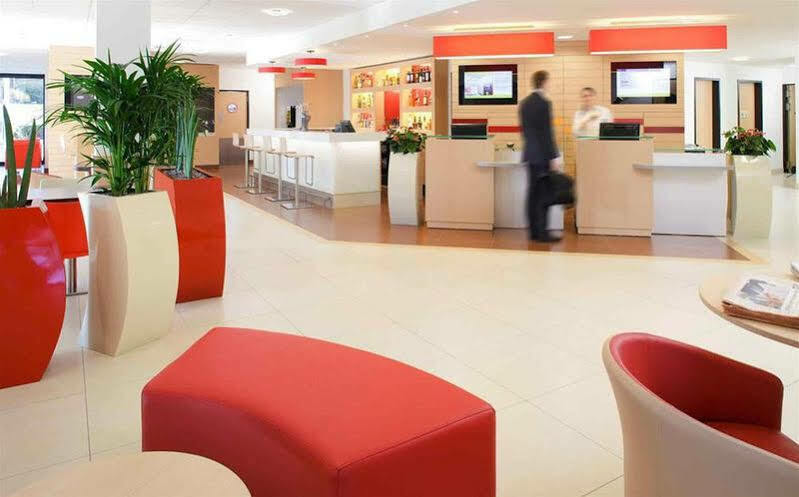 Ibis Avallon Magny  Exterior photo